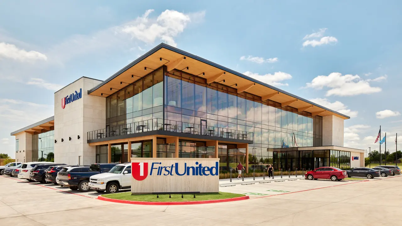 Banque First United